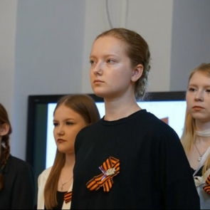 ВЕЛИКОМУ ПОДВИГУ ПОСВЯЩАЕТСЯ...